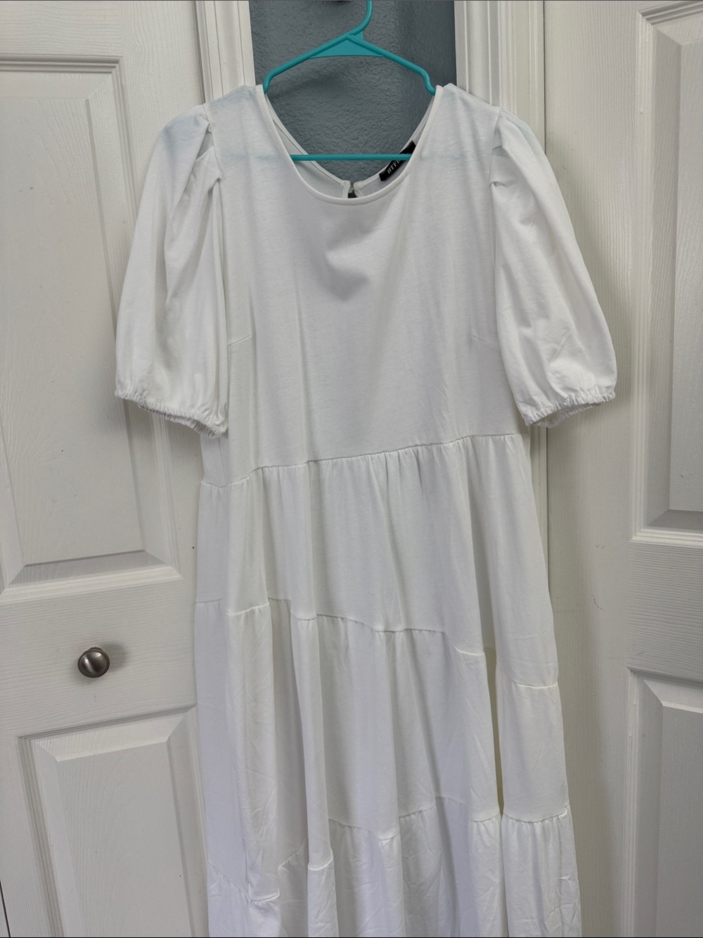 White Tiered Puff-Sleeve Women's Dress size large
